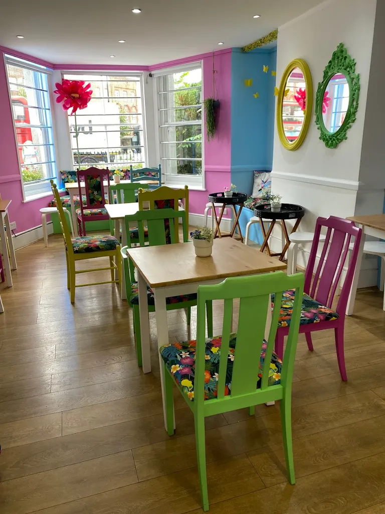 COLOMBIA HOUSE COFFE SHOP