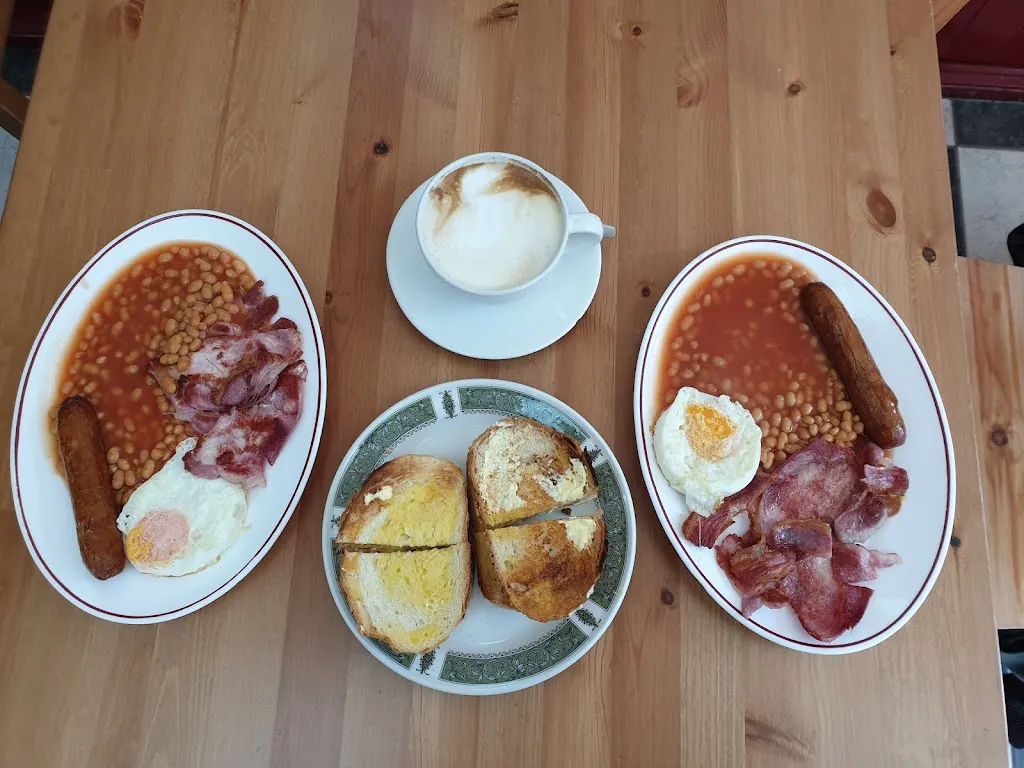 Common Cafe and Grill Restaurant