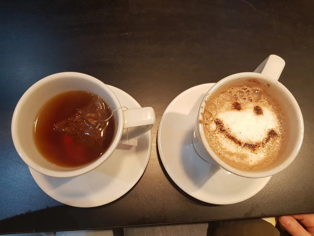 Creams Cafe
