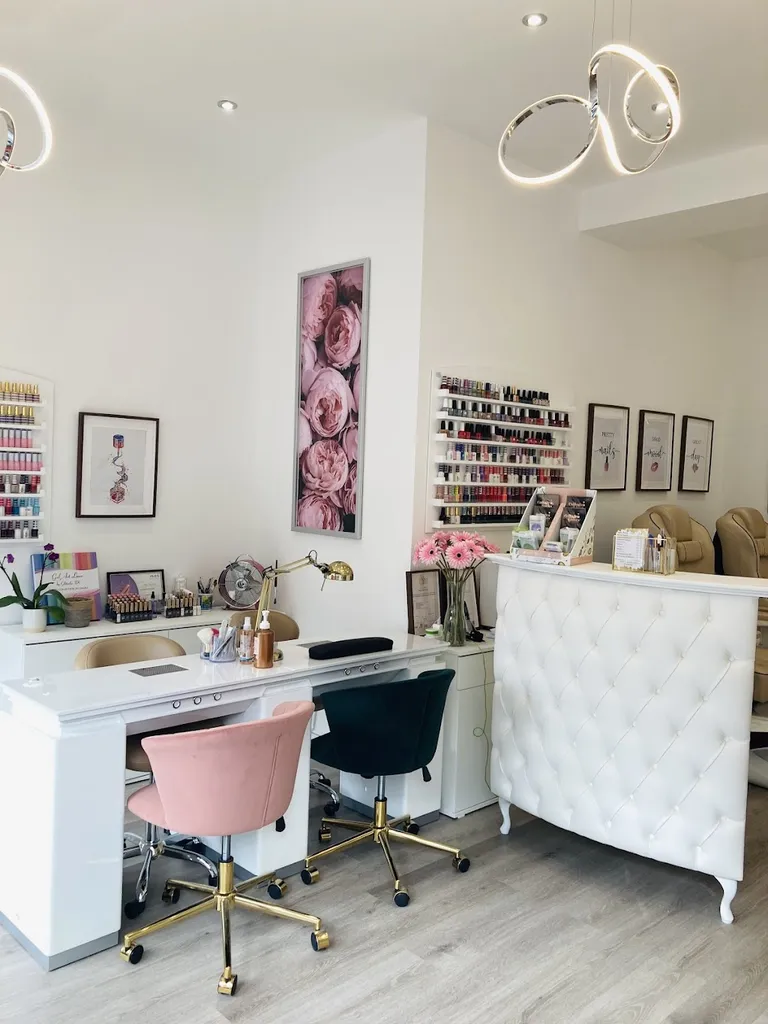 Best salons for nail art and nail designs in Piccadilly, Manchester | Fresha