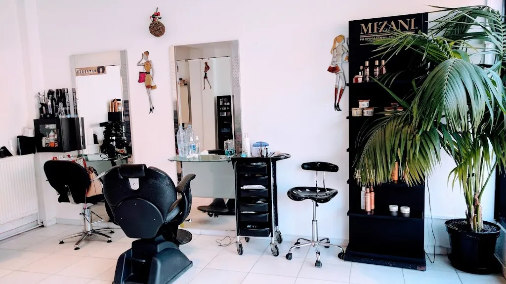 Dee @ K-I salon: Threading & Waxing from £6