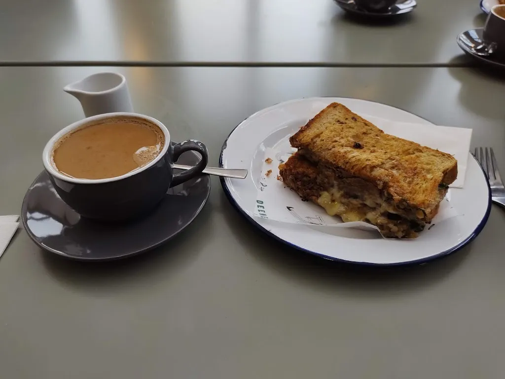 Deeney's Cafe