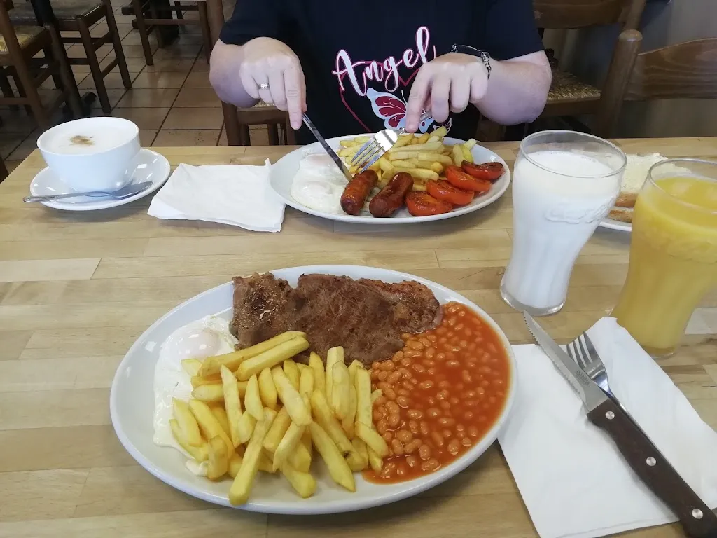 Dino's Cafe