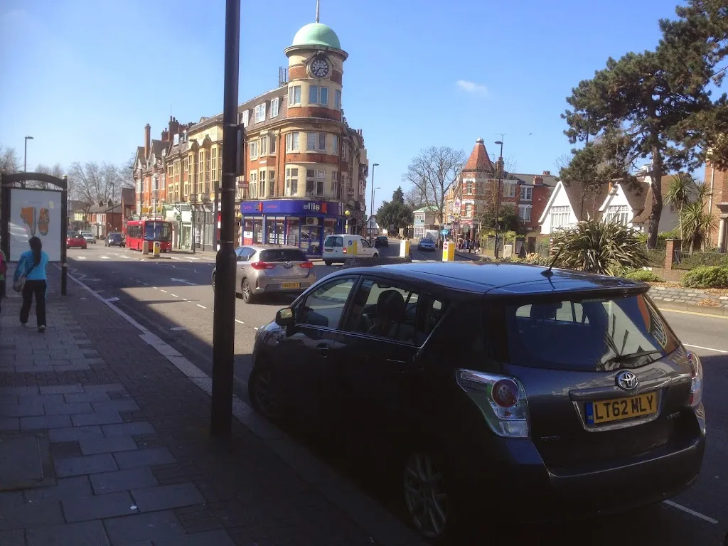 Dollis Park / Finchley Central