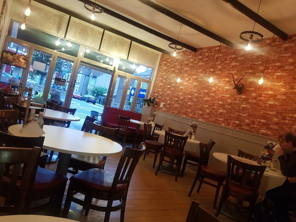 Doms Cafe