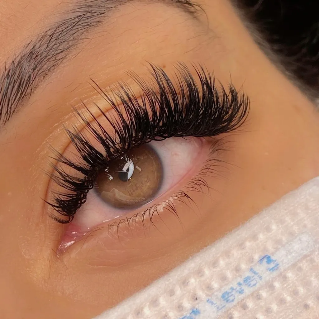 Ela’s lashes (lashes Love)