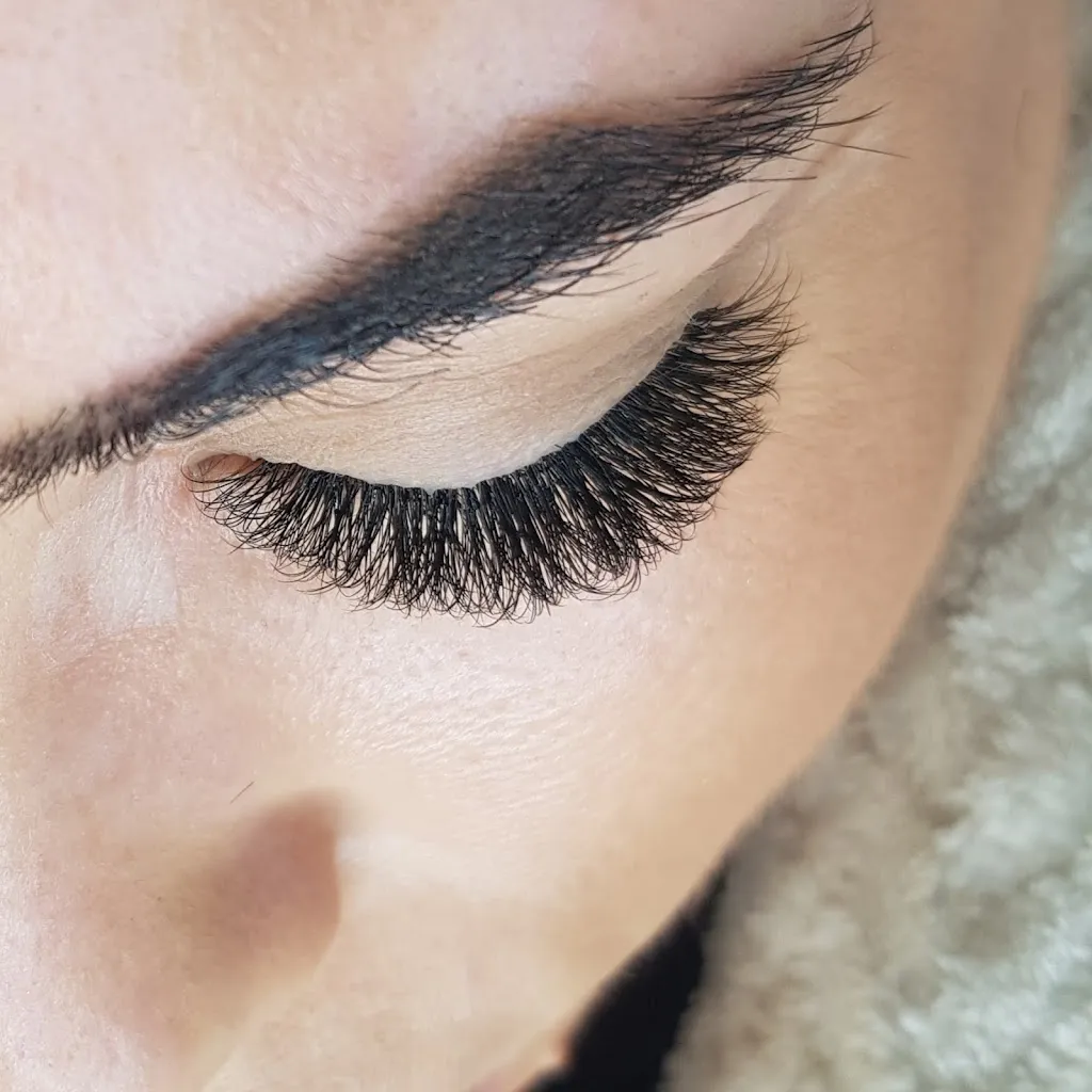 Ewii Beauty Salon & Academy