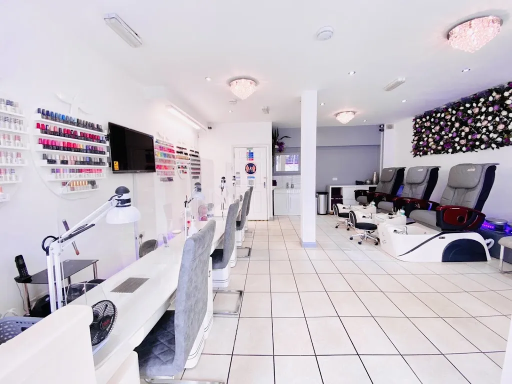 Flawless Nails and Beauty Lounge