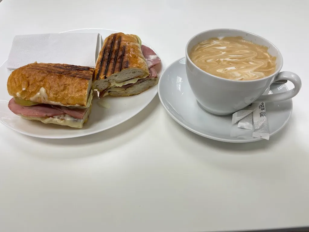 Foodho Cafe, Pizza & Desserts