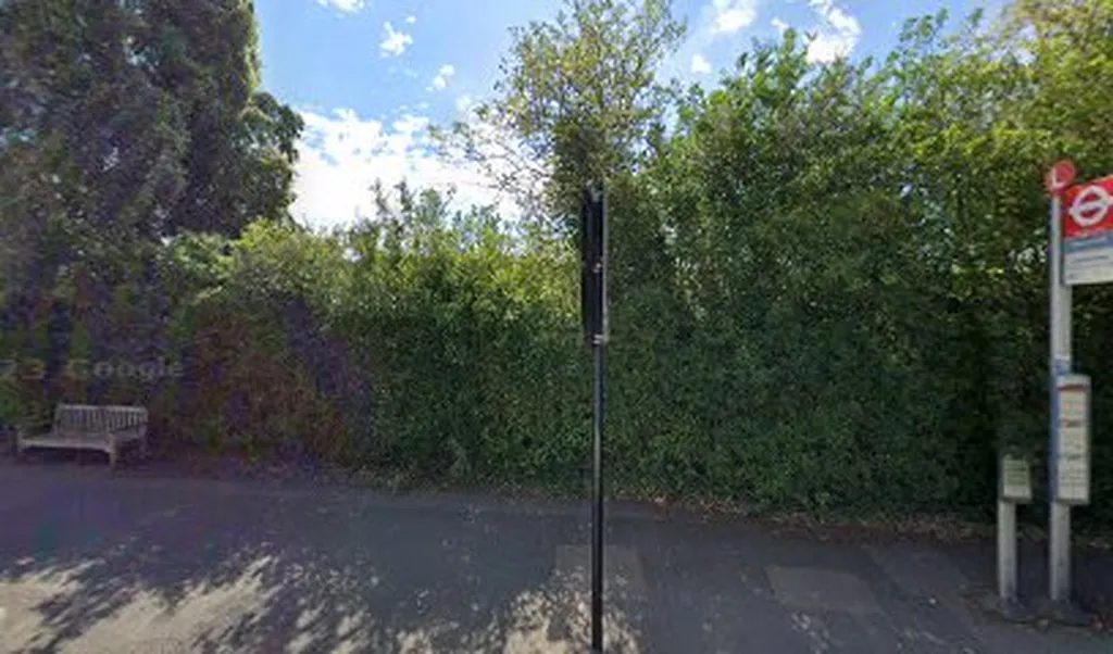 Garston Lane (Stop L)