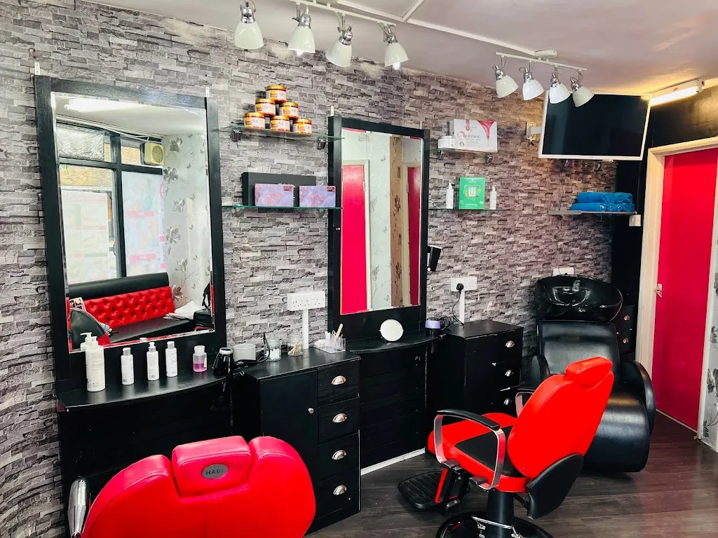 Glamorous 7 Beauty Salon