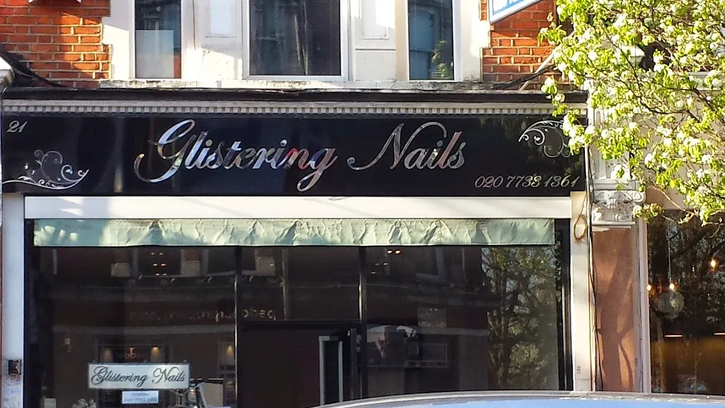 Glistering Nails