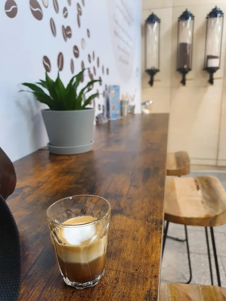 Gramos Coffee Bar (underground)