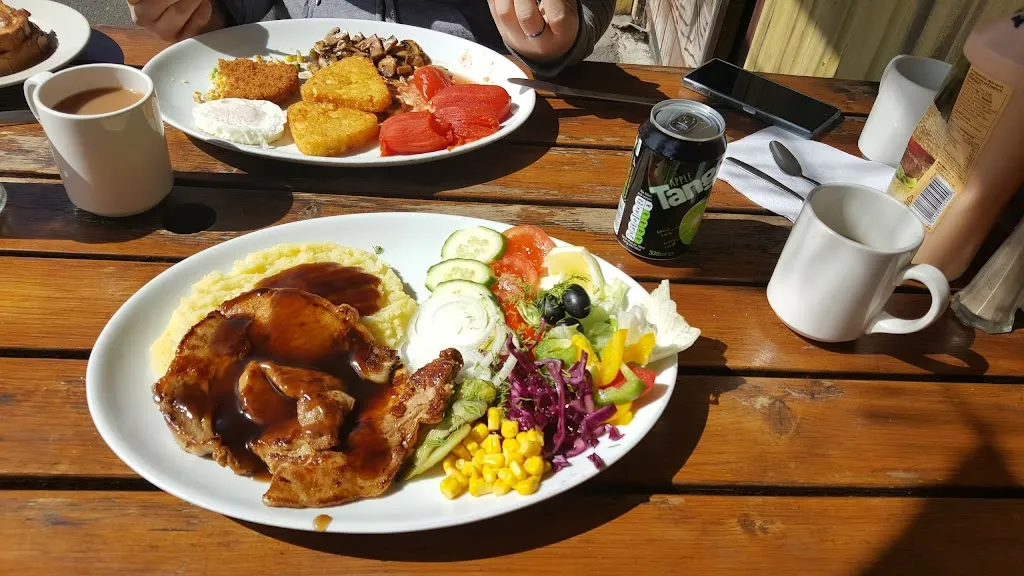 Harry's Café
