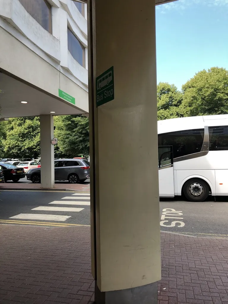 Holiday Inn M4 J4