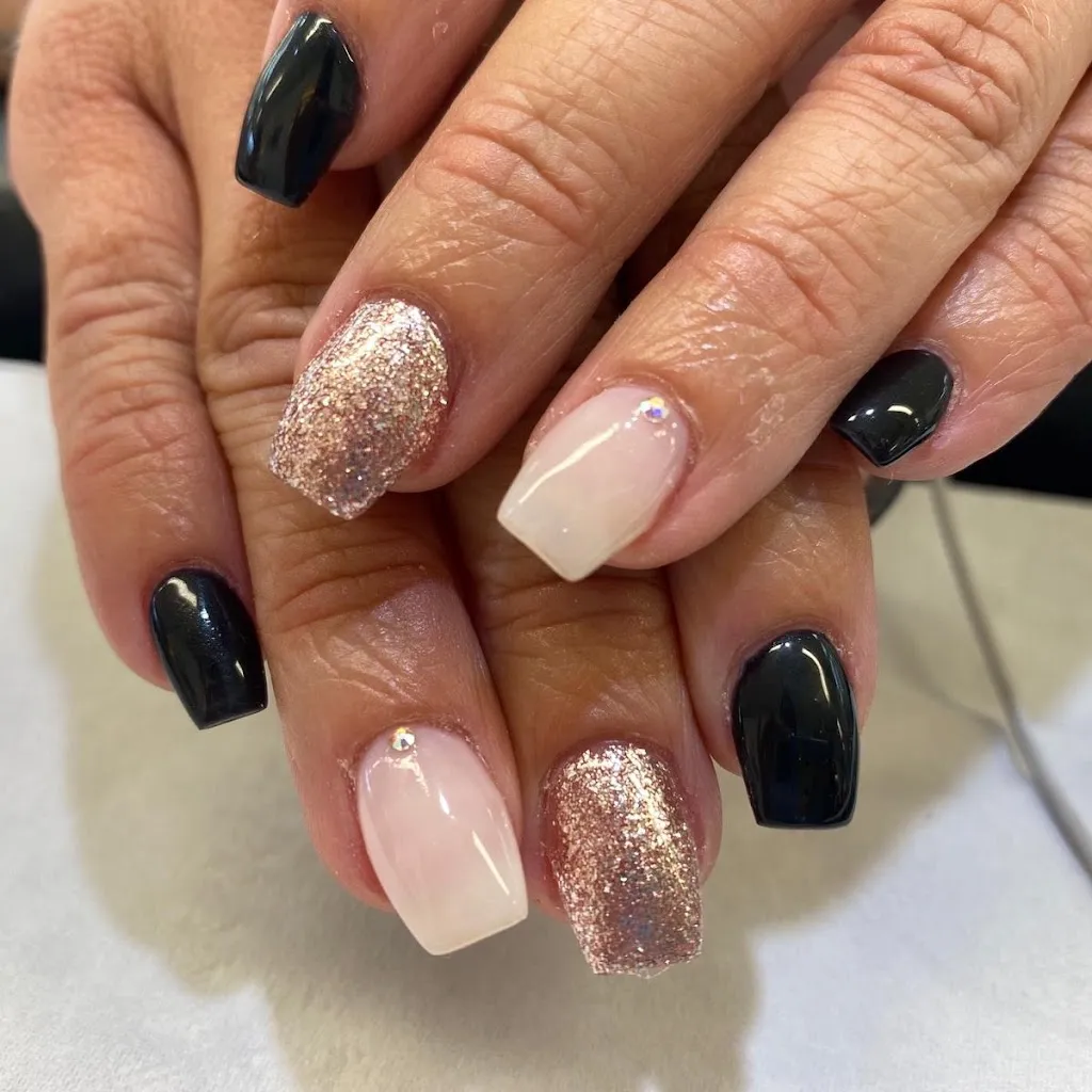 HOLLYWOOD Nail & Beauty Sutton