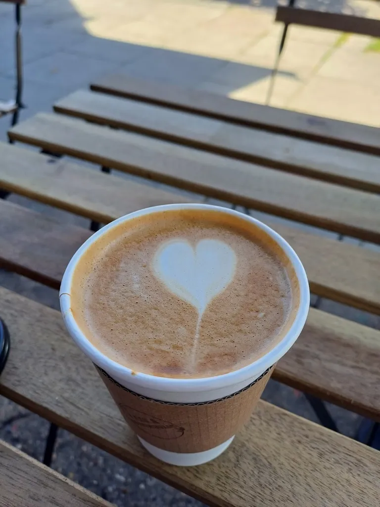 I AM A COFFEEHOLIC