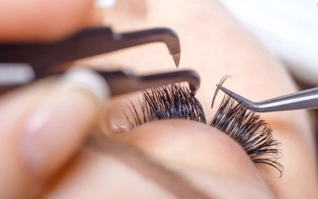 IRL London Brows & Lashes (by Ramona)