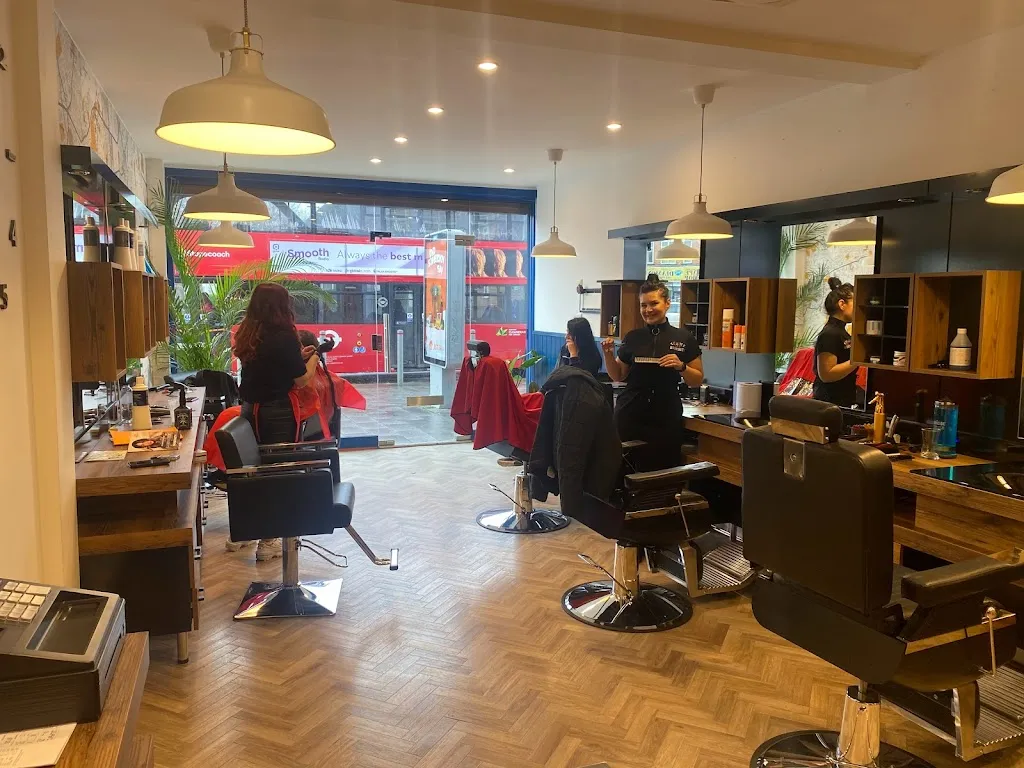 Isabella’s Salon