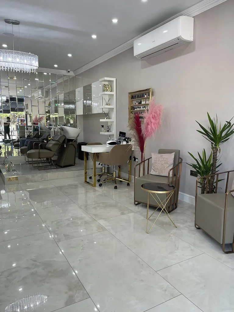 Ivi Salon