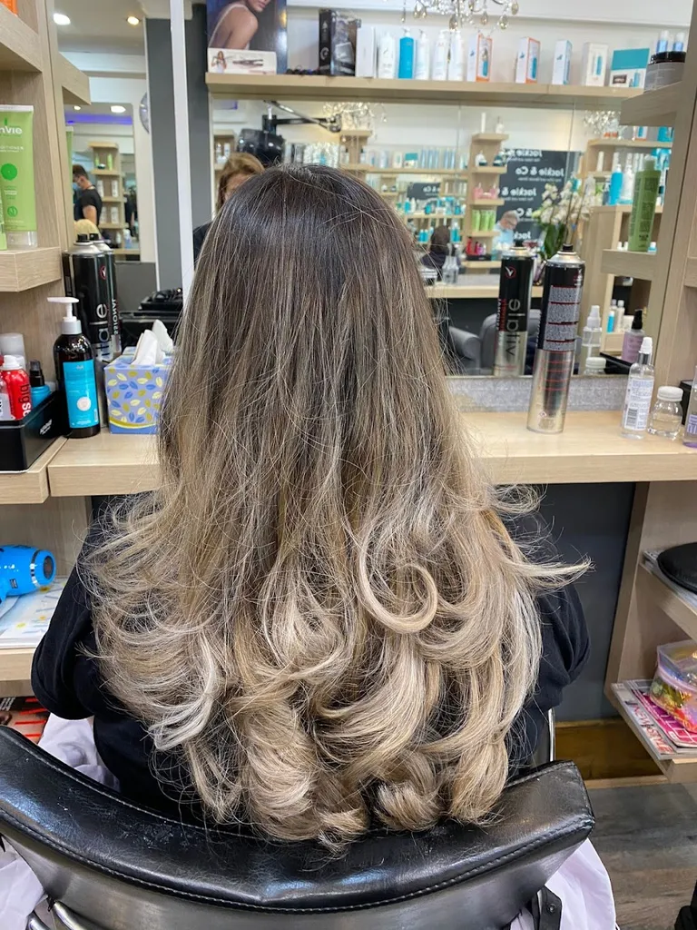 JACKIE&CO Hair Salon boutique since 1982