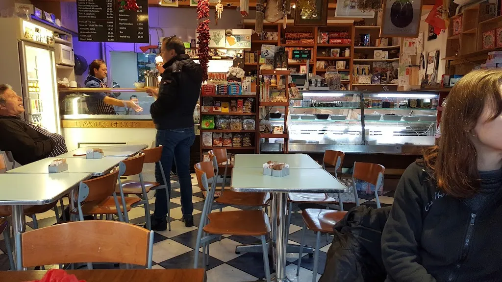 La Bottega Di Giovanni / La Mediterranea