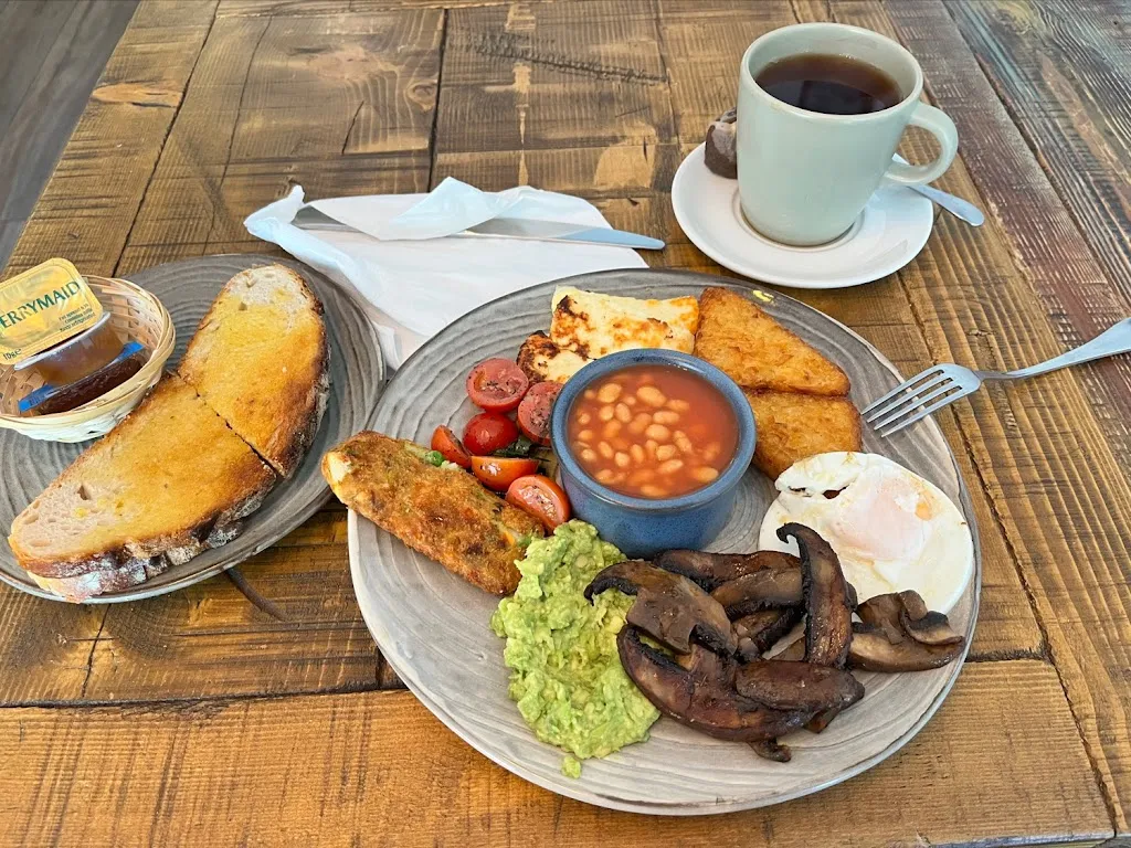 Leaf Cafe Bistro
