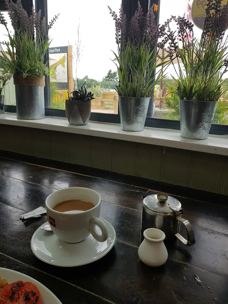 Lloyd Park Lounge Café