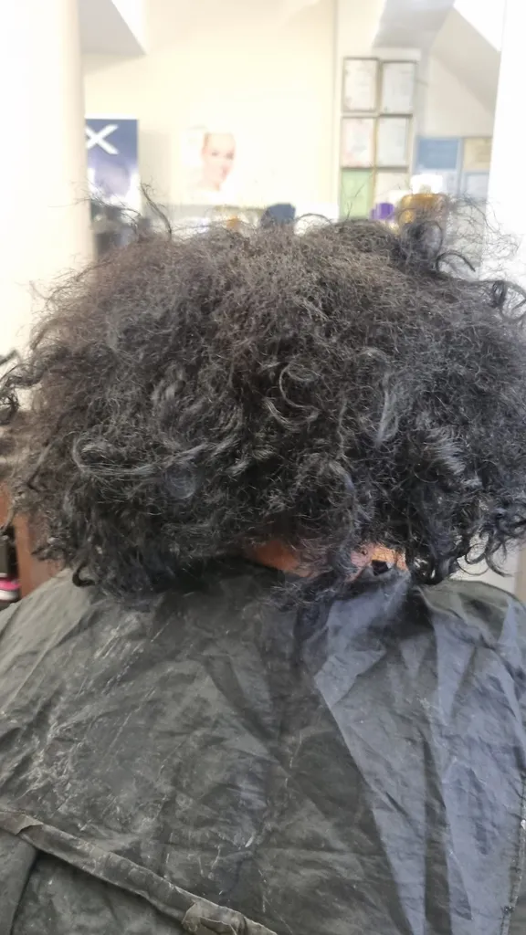 London Ladies Hair & Beauty Clinic