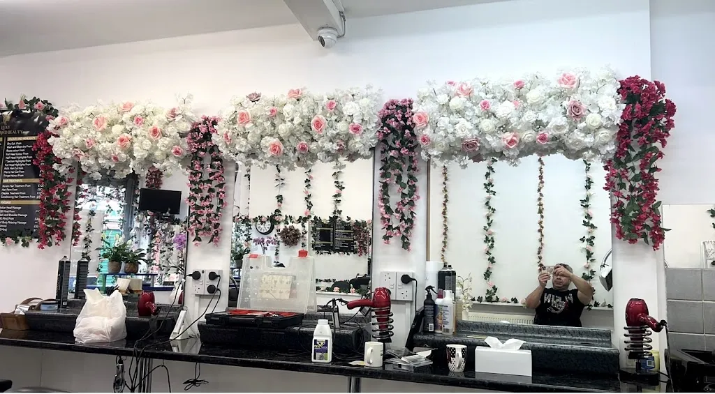 LUXYS hair & beauty salon