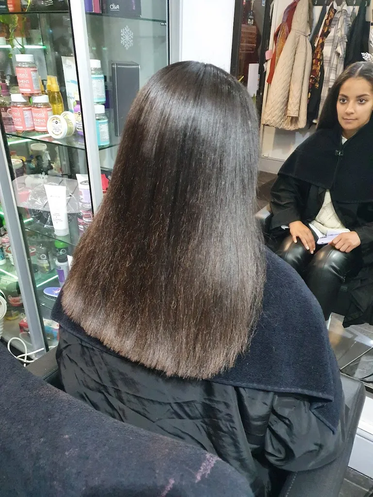 M Clinique Hair & Beauty Salon