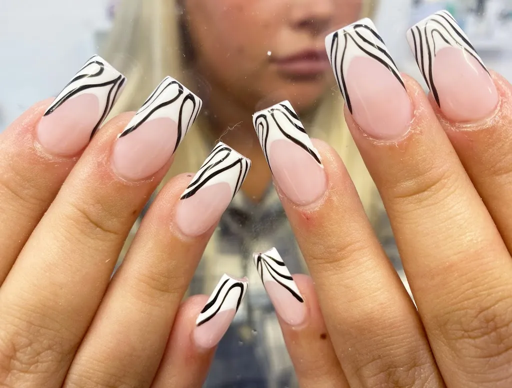 Miami Nails