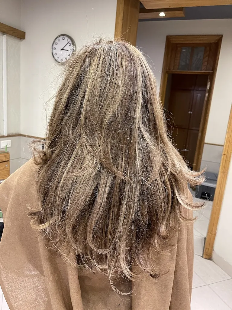 Mimi's hair and beauty