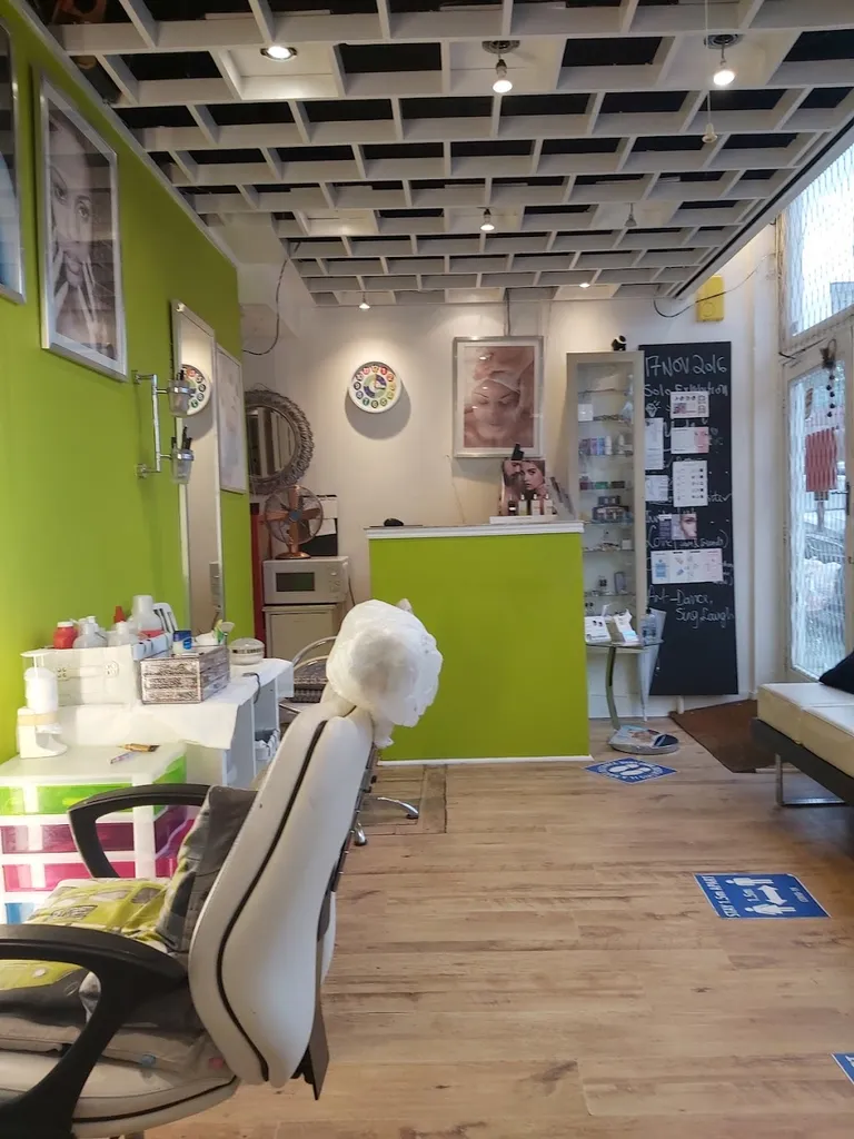MnM Beauty Clinique