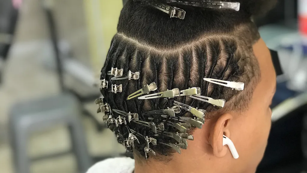 Moore Locs