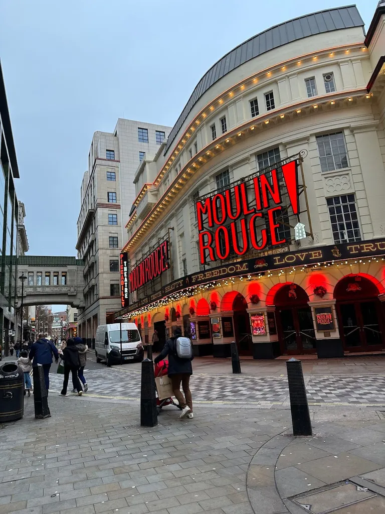 Moulin Rouge Coffee