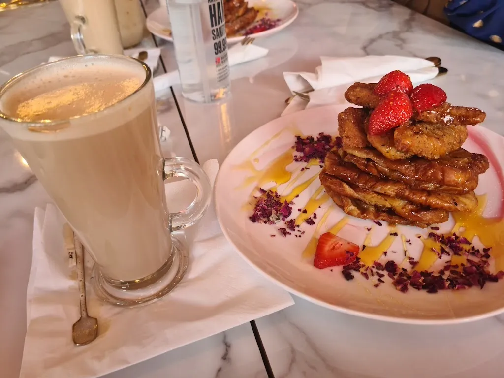 Nayla Cafe