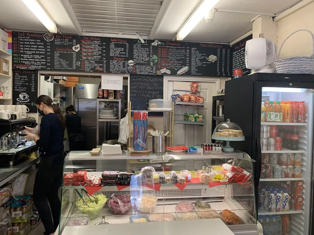 Nina's Cafe