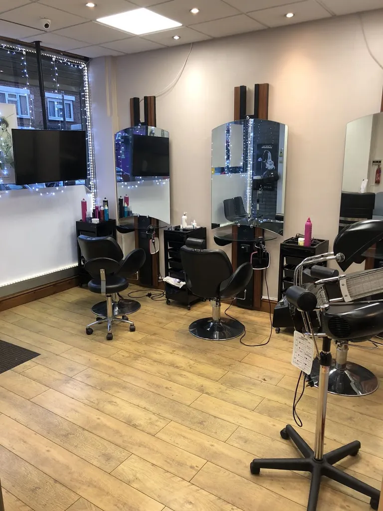 Omira Ladies Hair Salon