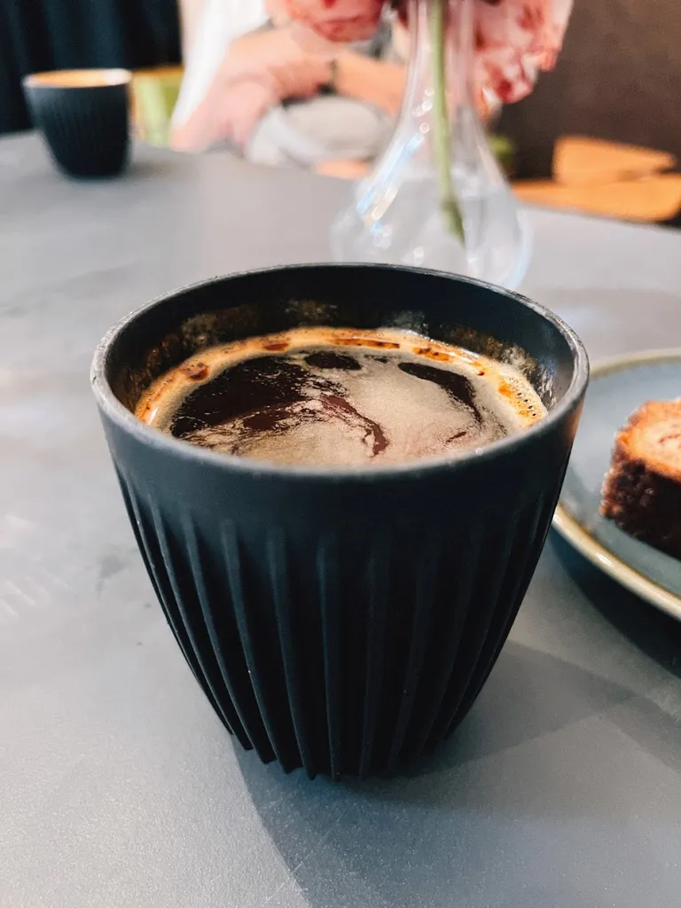 Perks & White coffee, Herne Hill Station