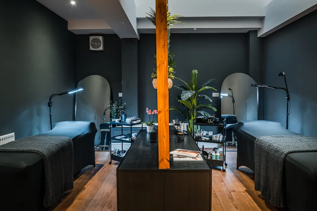 POIZD - Lash & Brow Bar