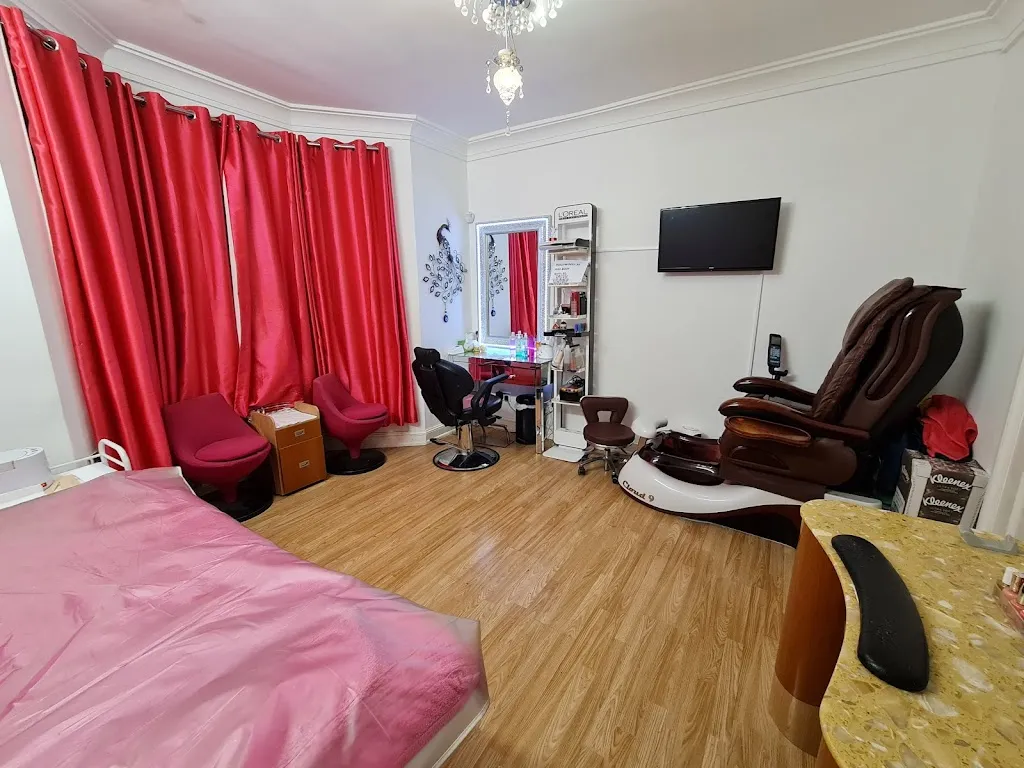 Posh beauty salon