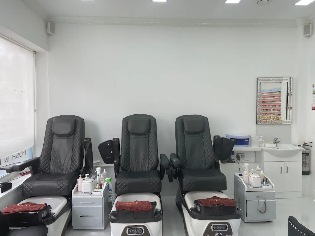 Posh in Kew Nails & Beauty