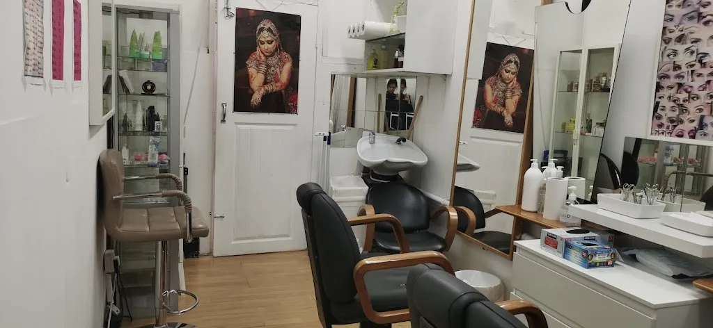 Pretty Woman Beauty Salon (Inside Woodgrange News)