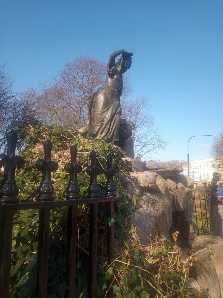 Prince Albert Rd London Zoo (Stop C)