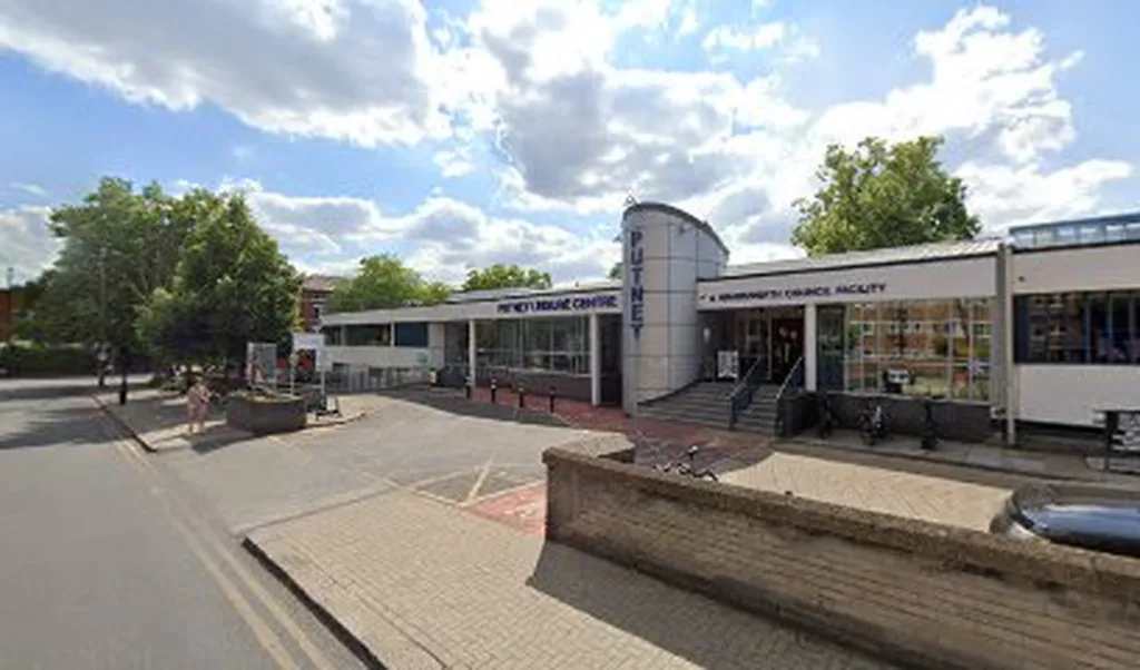 Putney Leisure Centre Cafe Within Putney Leisure Centre