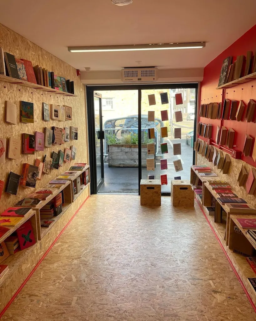 Red Hound Books