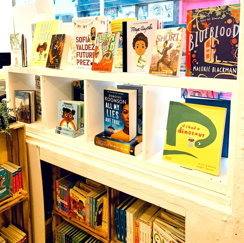Round Table Books