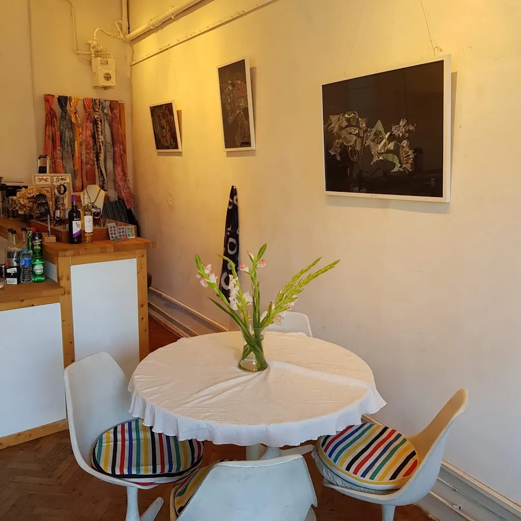 Shamineh Art Gallery & Cafe