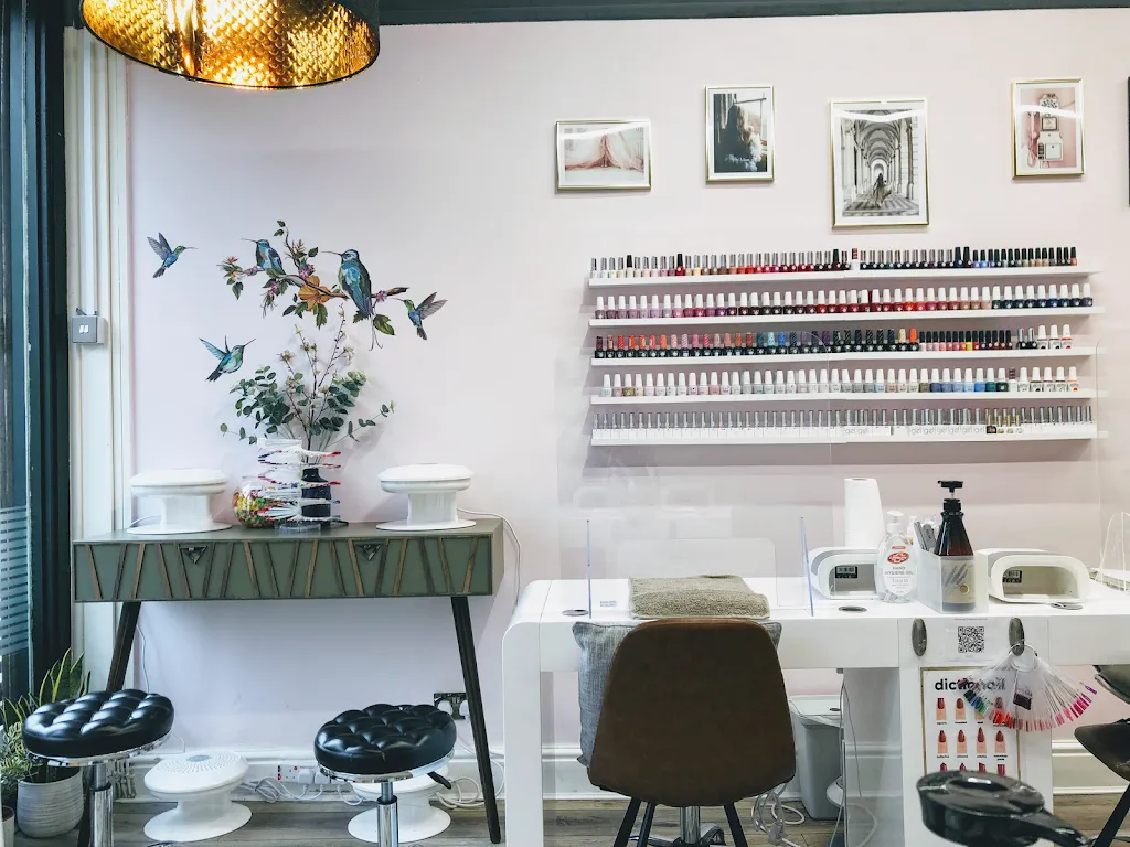 Show Nails & Beauty